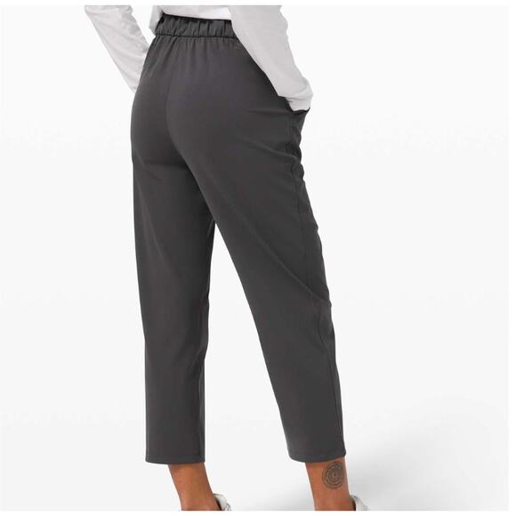 Lululemon Keep Moving Crop 23" Graphite Grey Women's Size 6 - Picture 1 of 5